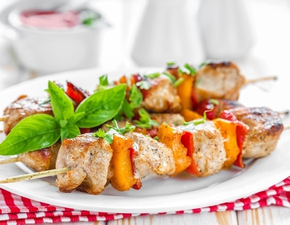 Доктор Мясников объяснил, как правильно жарить овощи с шашлыком