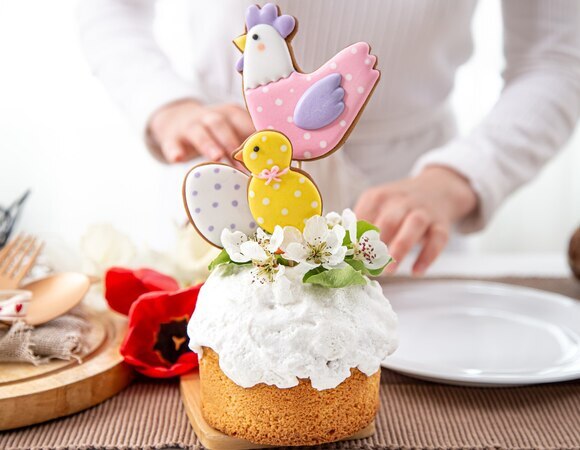 Украшаем пасхальные куличи: 10 интересных рецептов глазури и море идей декора