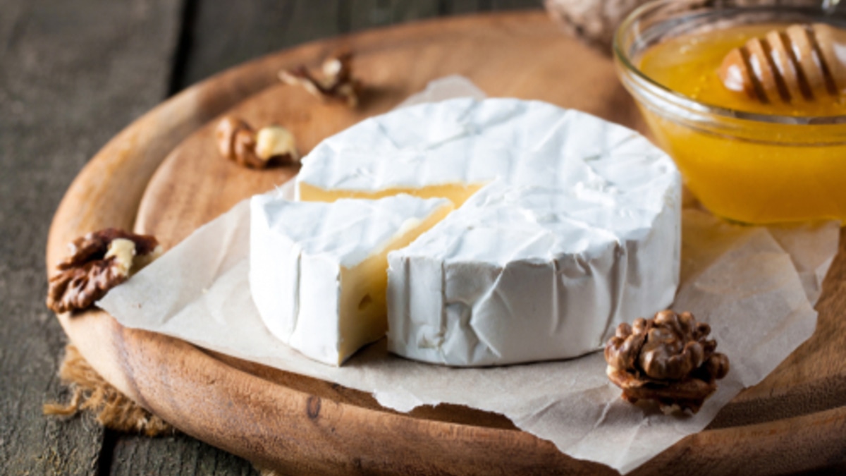 «Варили моцареллу, буррату»: шеф-повар рассказал, как приготовить сыр дома