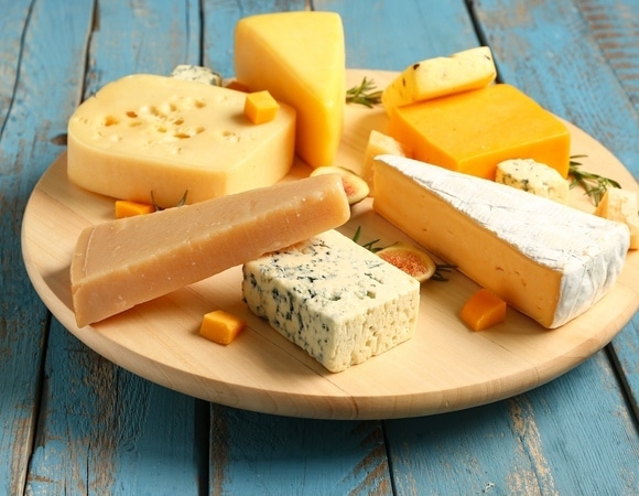 «Преступление против сыра»: доктор Малышева посоветовала никогда не есть продукт таким образом 