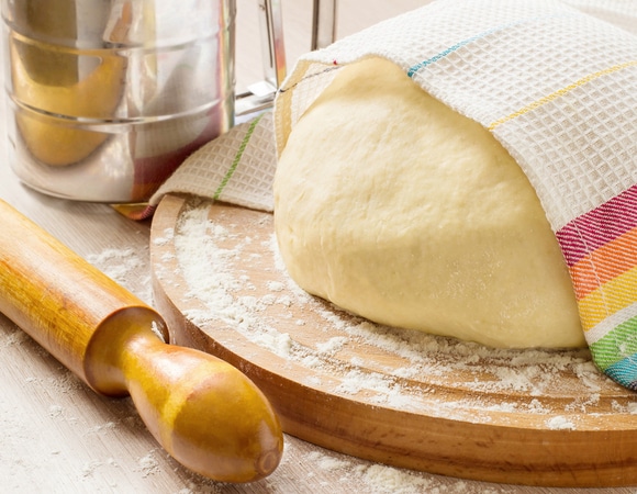 Частые ошибки при приготовлении: как исправить перебитое тесто