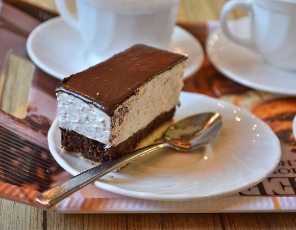 «Диабет возникает не от сахара»: доктор Мясников раскрыл глаза любителям этих продуктов