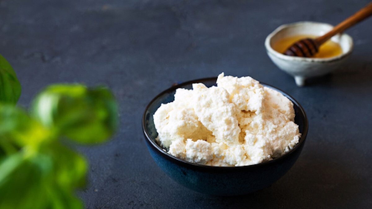 Как правильно кушать творог, чтобы усваивался белок? Как правильно кушать творог, чтобы усваивался белок?