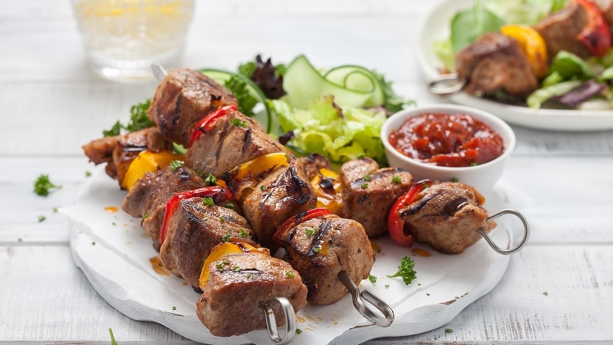 Не вино, не чай и не вода: назван безупречный напиток к шашлыку