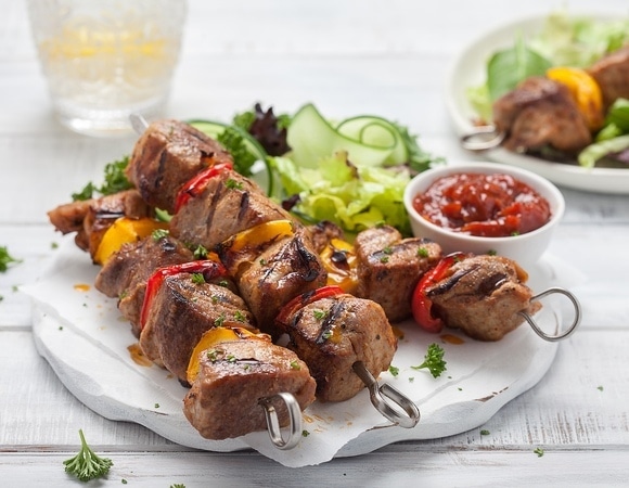 Не вино, не чай и не вода: назван безупречный напиток к шашлыку Не вино, не чай и не вода: назван безупречный напиток к шашлыку