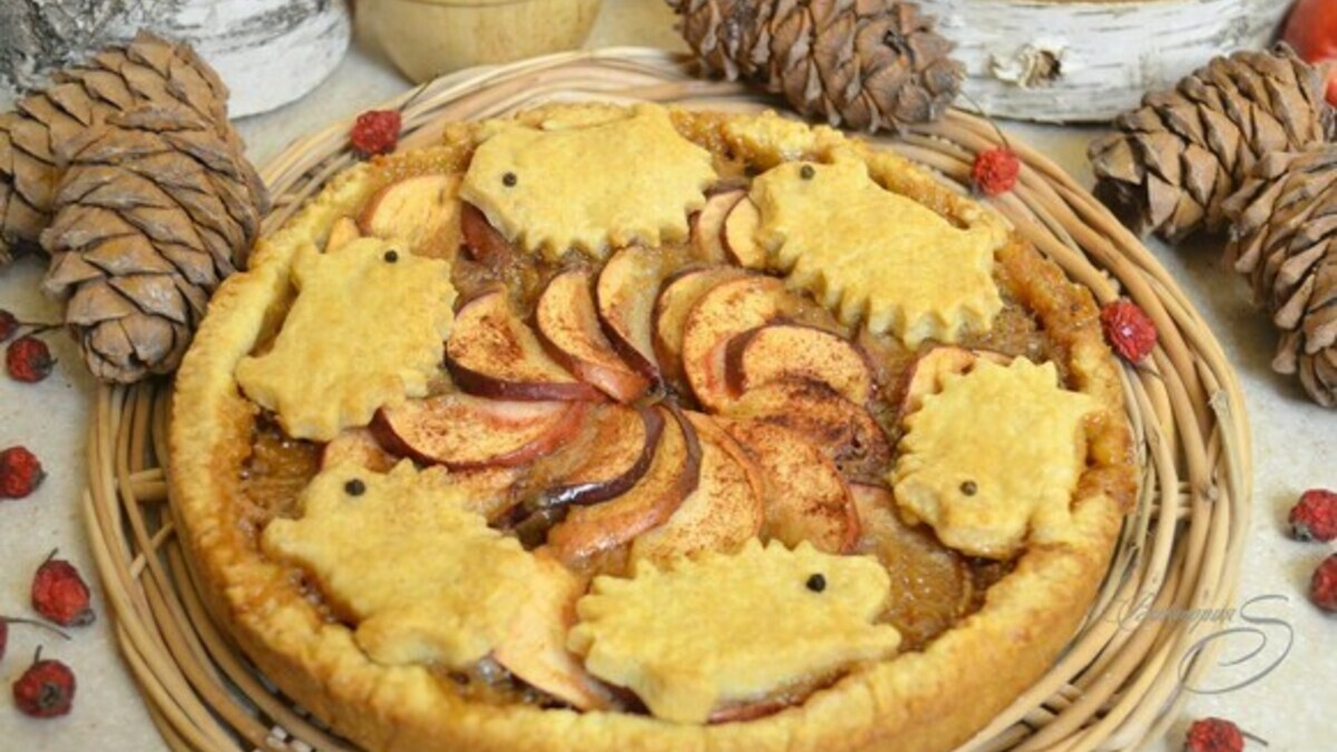 Карамельно-яблочное чудо: рецепт пирога, создающего уют в доме