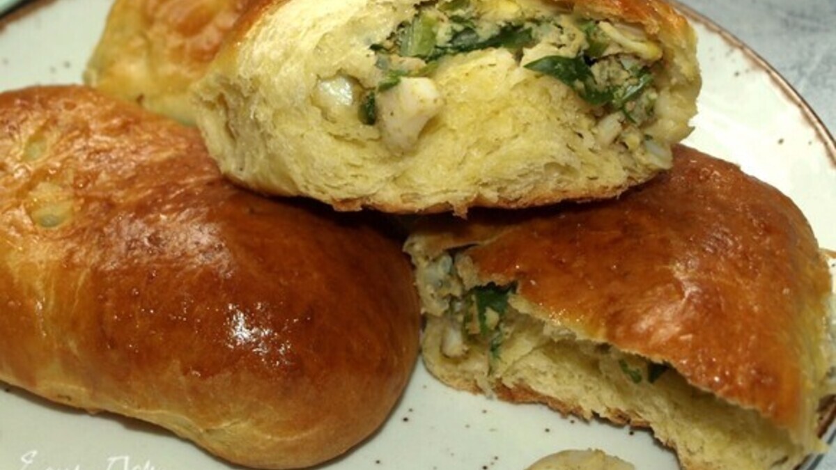 Пирожки с яйцом и рисом: делаем классику полезнее и вкуснее