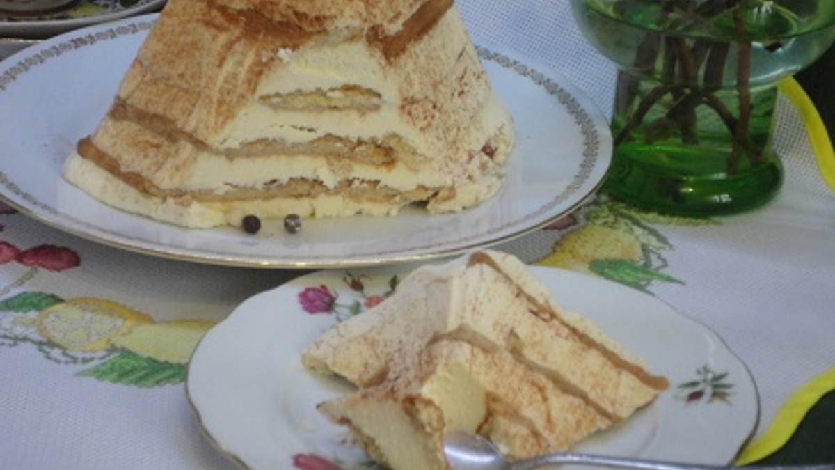 Творожная пасха «Тирамису»: два десерта в одном — когда не хочется включать духовку Творожная пасха «Тирамису»: два десерта в одном — когда не хочется включать духовку