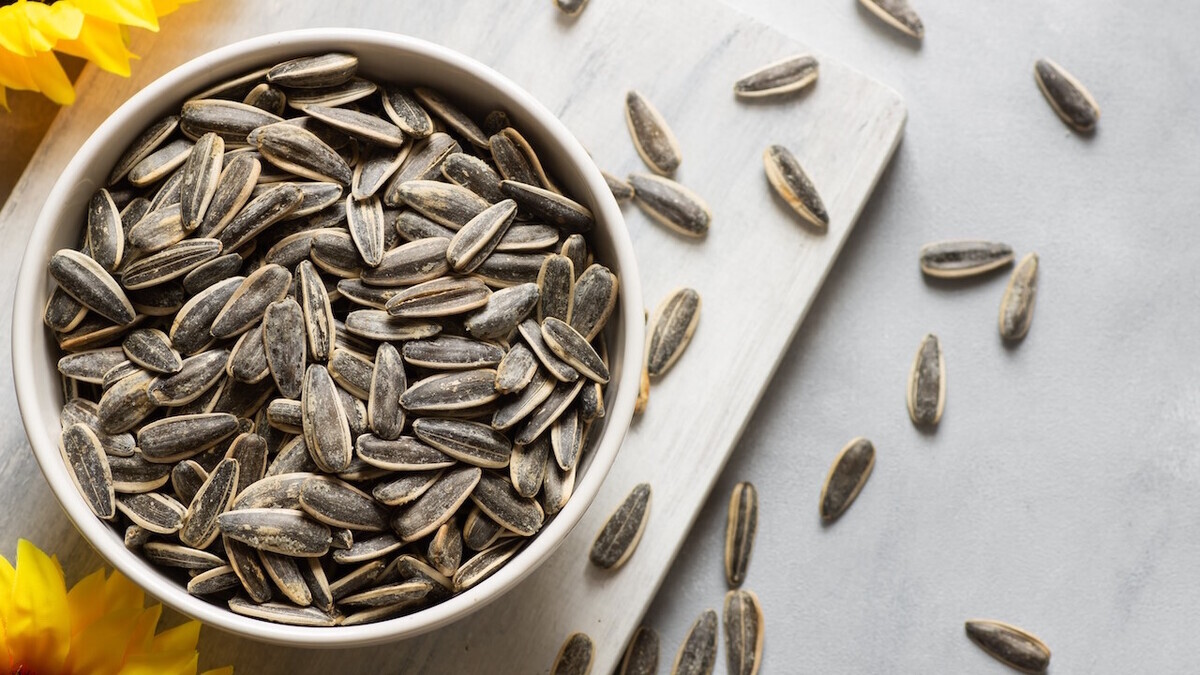 Названа основная причина почаще есть подсолнечные семечки 