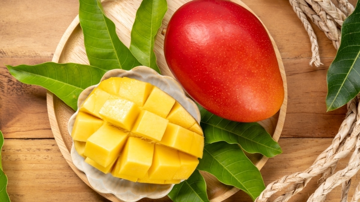 Манго: король фруктов на вашем столе — как выбрать, порезать и с чем съесть Манго: король фруктов на вашем столе — как выбрать, порезать и с чем съесть