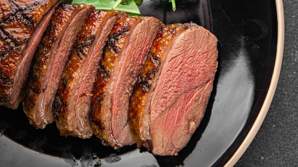 Усваиваются трудно: диетолог и физиотерапевт назвала самые вредные виды мяса