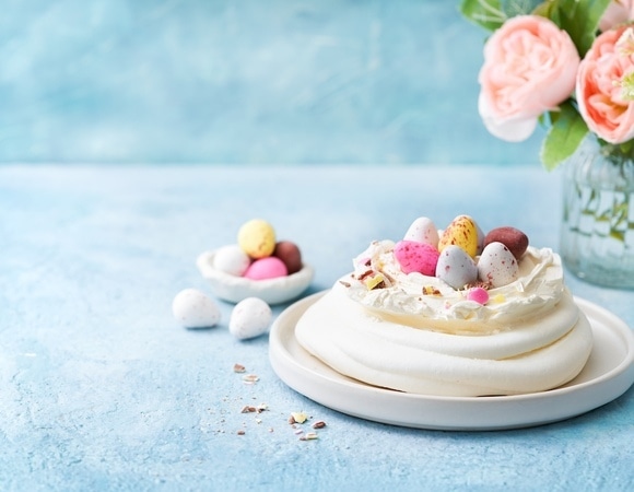 Священник попросил россиян воздержаться от «шапочек» куличей на Пасху Священник попросил россиян воздержаться от «шапочек» куличей на Пасху