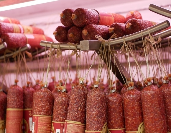 Нашли лайфхак для поиска качественной колбасы — все дело в «хвостиках» Нашли лайфхак для поиска качественной колбасы — все дело в «хвостиках»