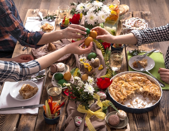 Что едят на Пасху в других странах: кулинарное путешествие по праздничным столам мира