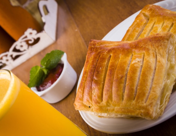 Слойки с апельсиновым джемом: простой и быстрый десерт с изумительной начинкой