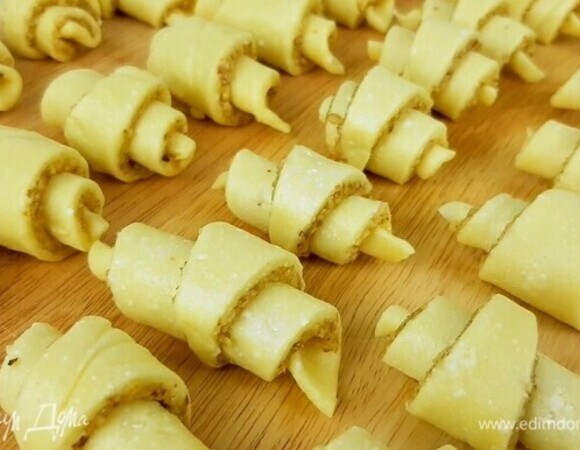 Творожные рогалики с ореховой начинкой: гастрономическое путешествие в мир вкуса и уюта Творожные рогалики с ореховой начинкой: гастрономическое путешествие в мир вкуса и уюта