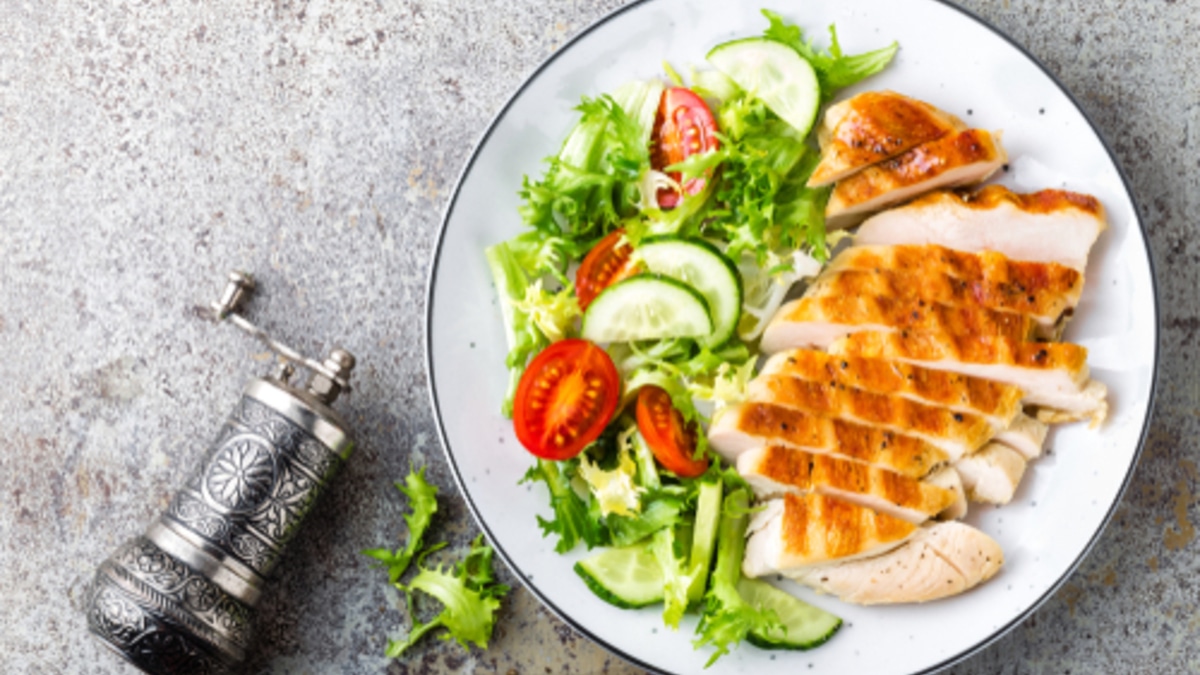 Диетический салат с курицей и овощами: гармония вкуса и пользы на вашем столе