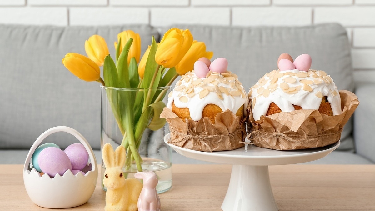 «До плотной консистенции»: шеф-повар объяснил, как сделать заварную глазурь для кулича