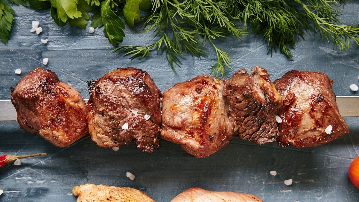 Как быстро нужно съедать шашлык после жарки — химик предупредил о сроках хранения Как быстро нужно съедать шашлык после жарки — химик предупредил о сроках хранения