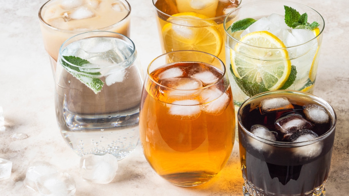 Домашние лимонады и напитки для майских дней: глоток свежести и весеннего настроения Домашние лимонады и напитки для майских дней: глоток свежести и весеннего настроения