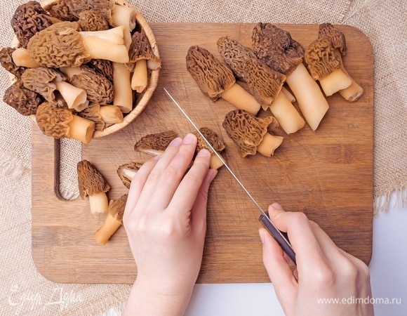 Как готовить сушеные сморчки? Попробуйте рисовую кашу с грибами и зеленым горошком