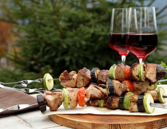 «Помогают перевариваться»: шашлык лучше запивать не пивом, уверена диетолог-эндокринолог