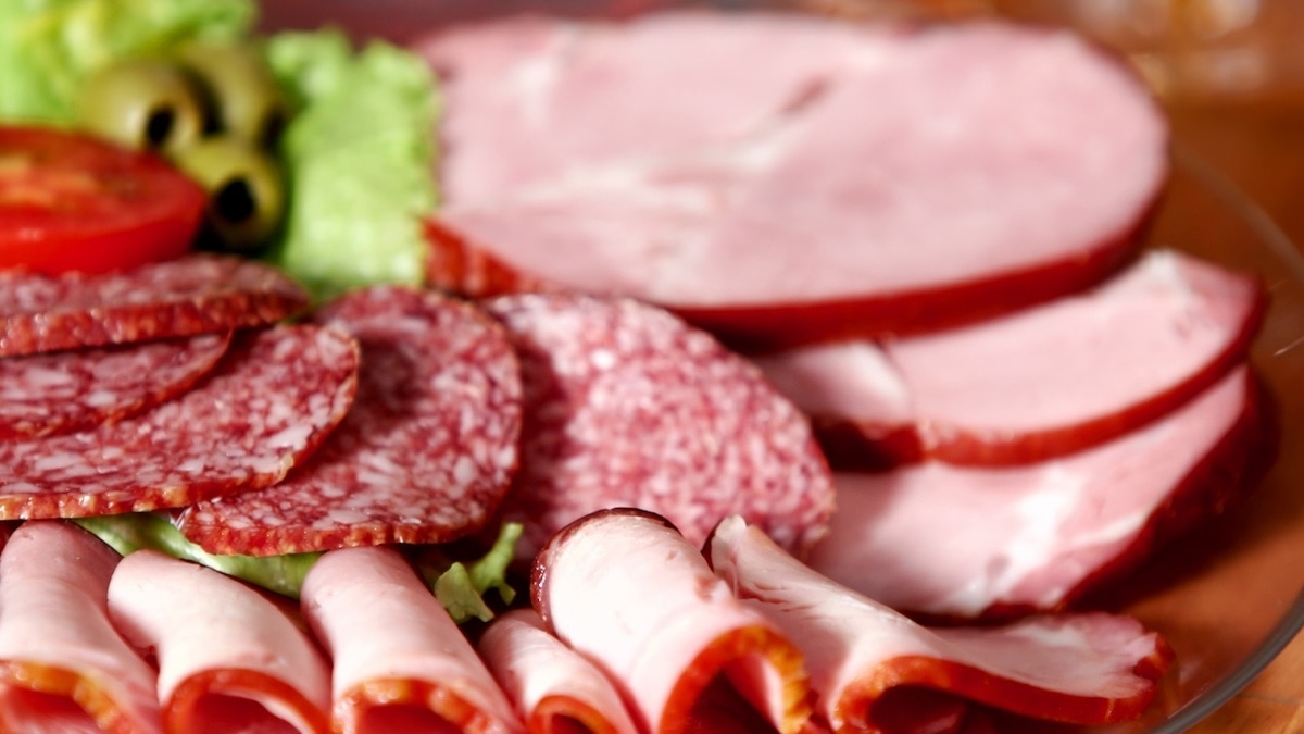 В России создали натуральный консервант, который заменит «химию» в мясных продуктах