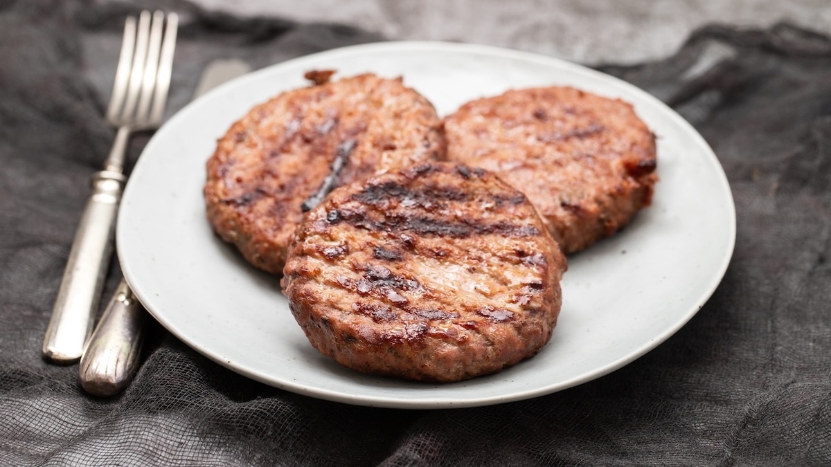 Ученые узнали, сколько мяса есть в неделю, чтобы не страдали ни здоровье, ни экология 