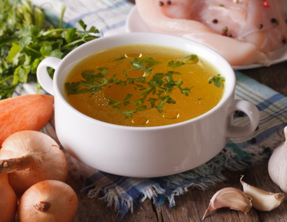 Что приготовить, если осталось немного овощей и кусочки курицы?