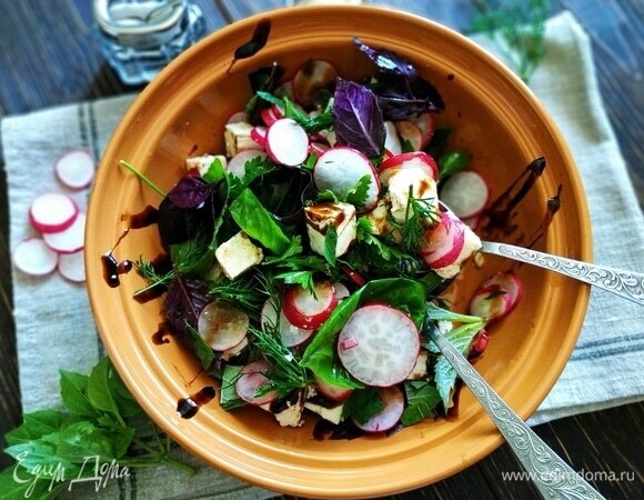 Весеннее пробуждение вкуса: салат с редисом, брынзой и мятой — сочетание свежести на столе
