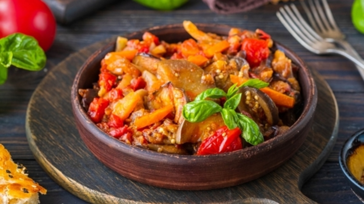 Диетический салат из овощей на мангале — пир для гурманов