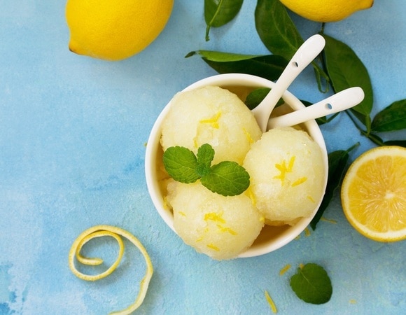 Доктор Малышева объяснила, какой десерт поможет сохранить зрение