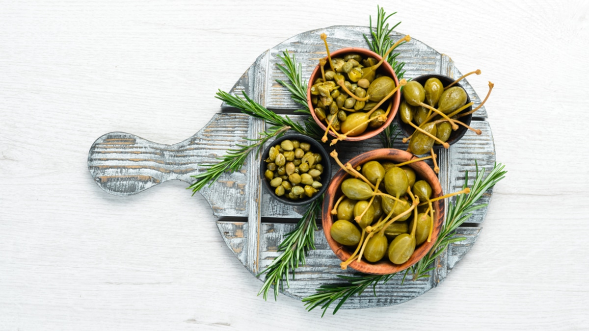 Каперсы: что это такое и где их используют — делимся рецептами Каперсы: что это такое и где их используют — делимся рецептами