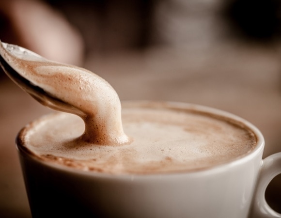 Какие напитки помогут прогнать стресс — перечислены самые «работающие»