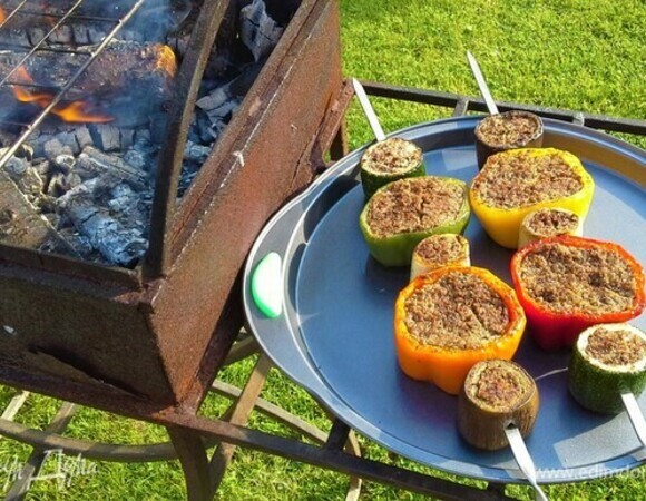Альтернатива шашлыку, достойная гурмана: овощной гриль с мясным фаршем