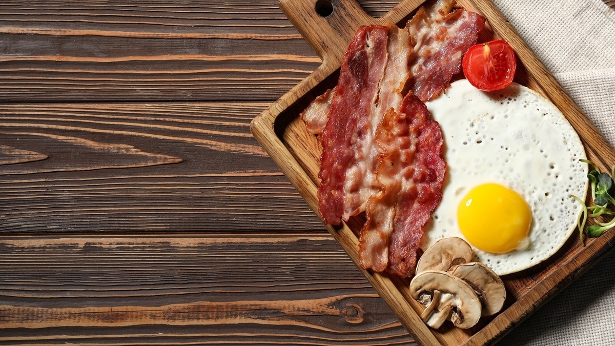 «Не каждый день»: почему бекон стоит в одном ряду с курением, объяснила врач
