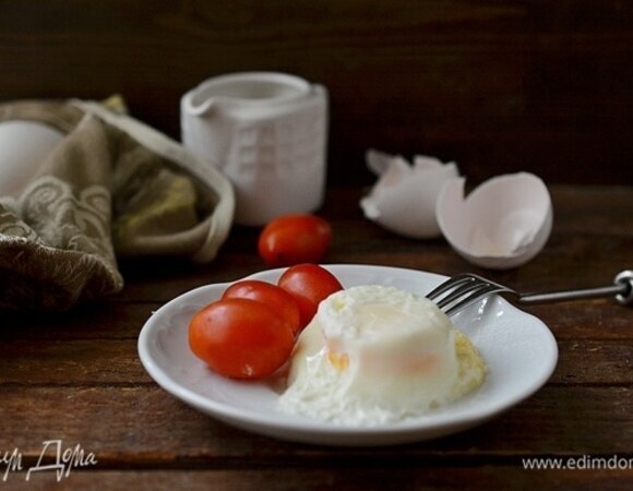 Яичница в стакане: сытный и вкусный завтрак за 5 минут