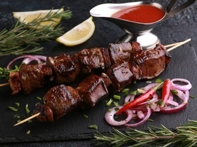 Маринованный лук для шашлыка: добавьте вкуса вашему блюду