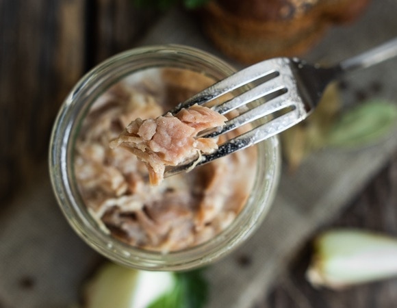 Выбрать тушенку и не прогадать: нутрициолог рассказала, какую банку лучше вернуть на полку