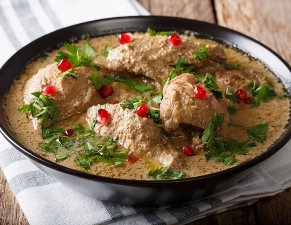 Сациви — со сливками или без? Как приготовить настоящее грузинское блюдо, узнали у шеф-повара