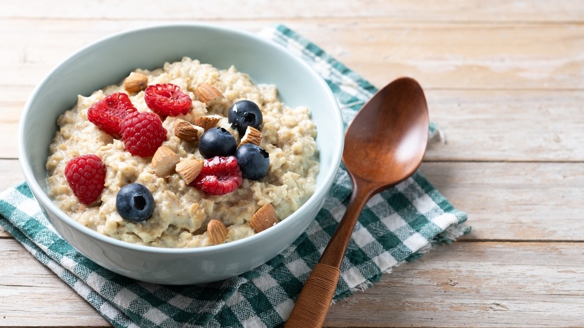 Чем полезна овсяная каша? Защитит от старения и поддержит здоровье ЖКТ Чем полезна овсяная каша? Защитит от старения и поддержит здоровье ЖКТ