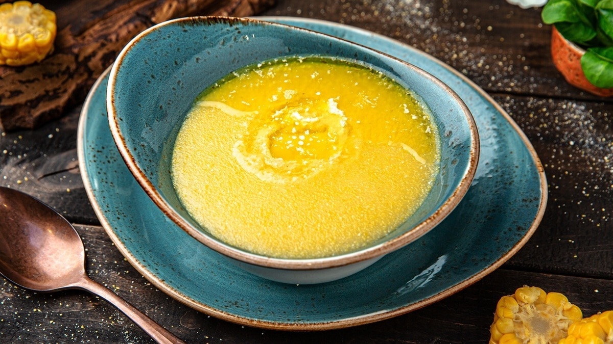 Чем полезна кукурузная каша? Она спасет от стресса, улучшит настроение, состояние кожи и волос