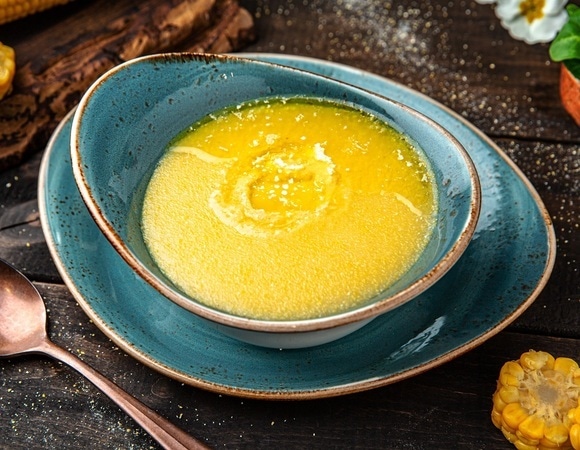 Чем полезна кукурузная каша? Она спасет от стресса, улучшит настроение, состояние кожи и волос Чем полезна кукурузная каша? Она спасет от стресса, улучшит настроение, состояние кожи и волос