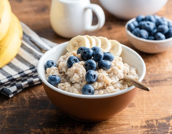 Чем полезна геркулесовая каша — справится со стрессом и позаботится об иммунной системе 