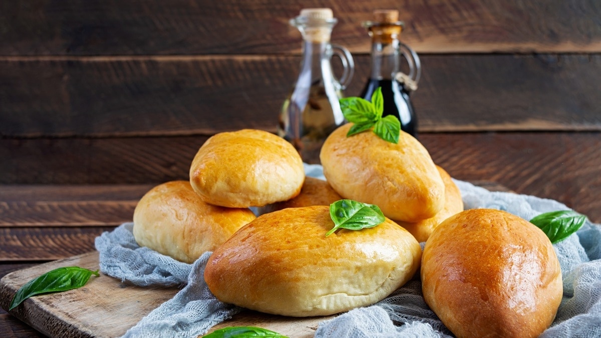 Пирожки с зеленью: как лучше приготовить начинку