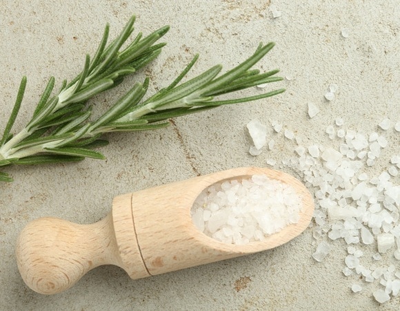 Выбираем соль: чем отличается поваренная от морской и как ее применять Выбираем соль: чем отличается поваренная от морской и как ее применять