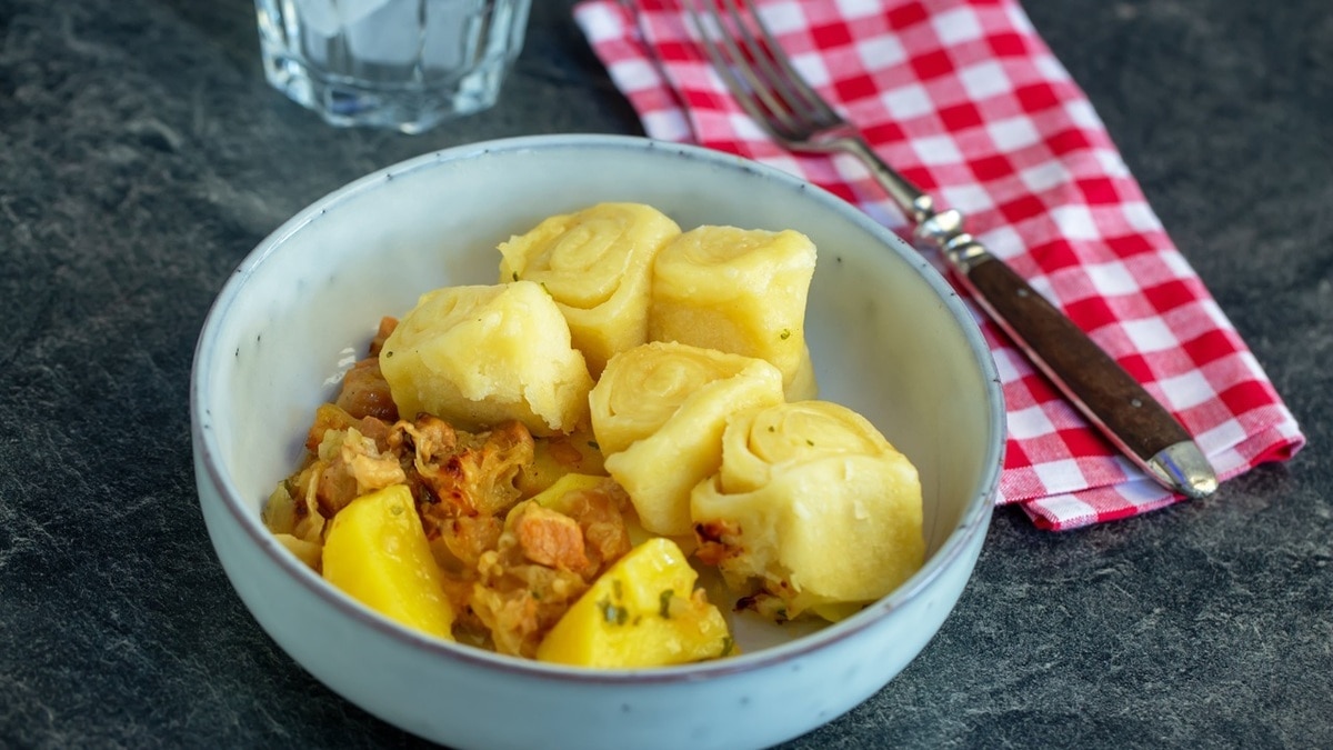 Вкус домашнего уюта — как приготовить штрудли с мясом и картофелем Вкус домашнего уюта — как приготовить штрудли с мясом и картофелем