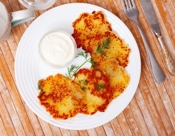 Как сделать идеальные драники — такие точно не распадутся при жарке