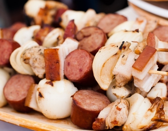 Самый вредный шашлык — не из мяса: эндокринолог сказала, что не нужно жарить на мангале