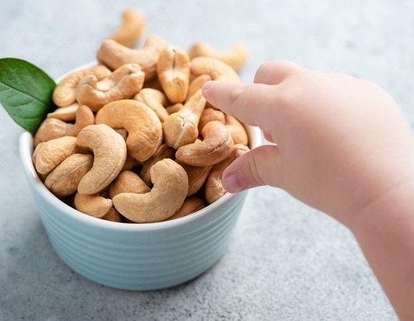 Чем полезны орехи кешью — справятся со стрессом, усталостью и улучшат сон